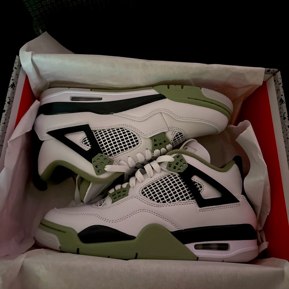 Jordan 4 seafoam (w)